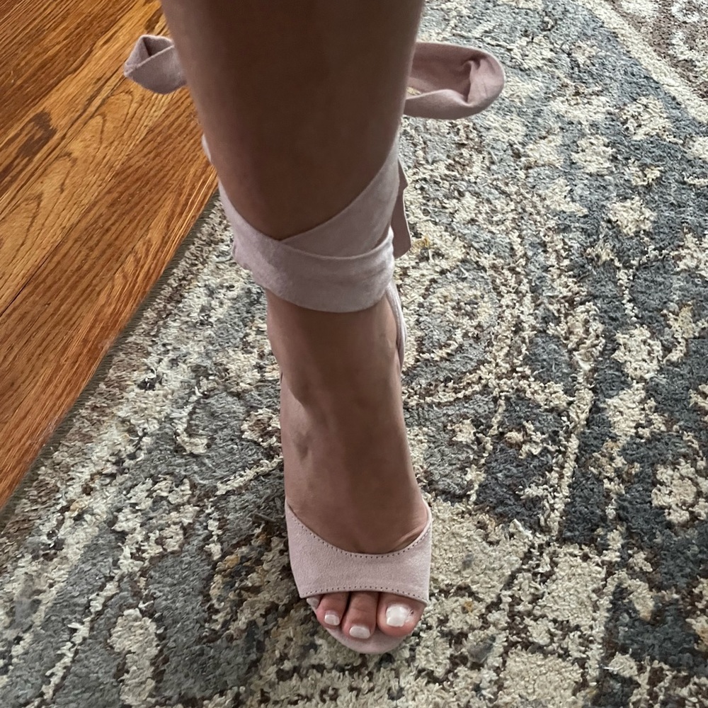 NEVER WORN Lulu’s Dorian Natural Suede Lace-Up Platform Heels in Blush